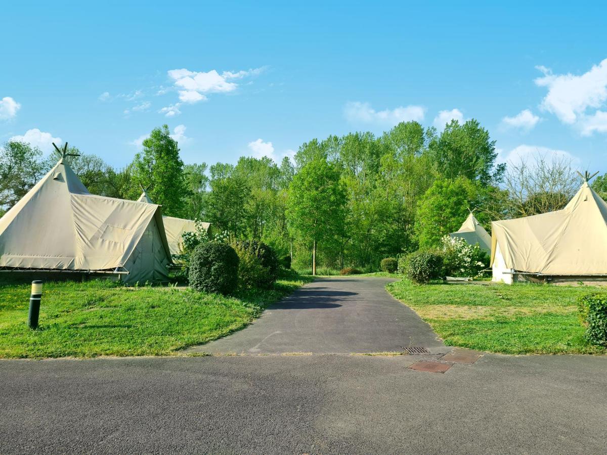 Resort & Camping - Val De Braye Bessé-sur-Braye Exterior foto